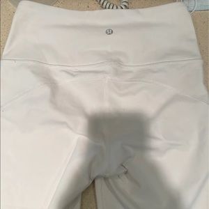 Lululemon White Wunder Under Cropped Legging